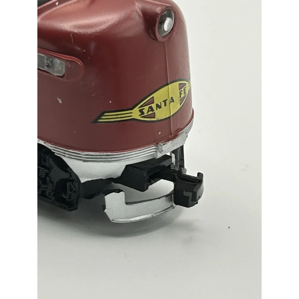 Model Power HO Scale Santa Fe Diesel Locomotive Engine Untested Read: SEE PHOTOS